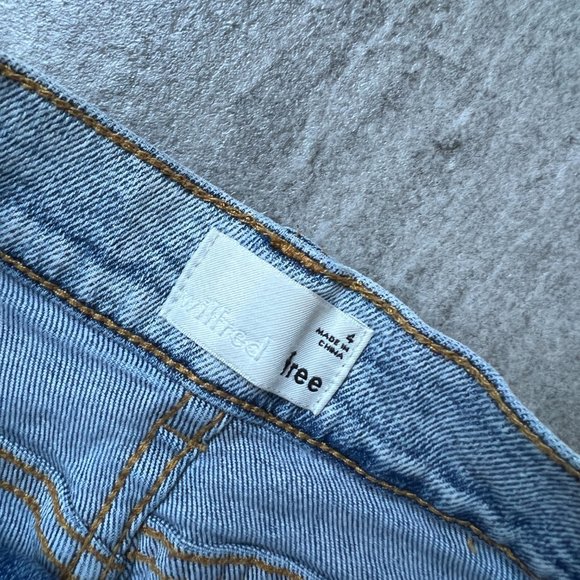 Wilfred Free Nikki Relaxed Denim Shorts - Picture 5 of 6